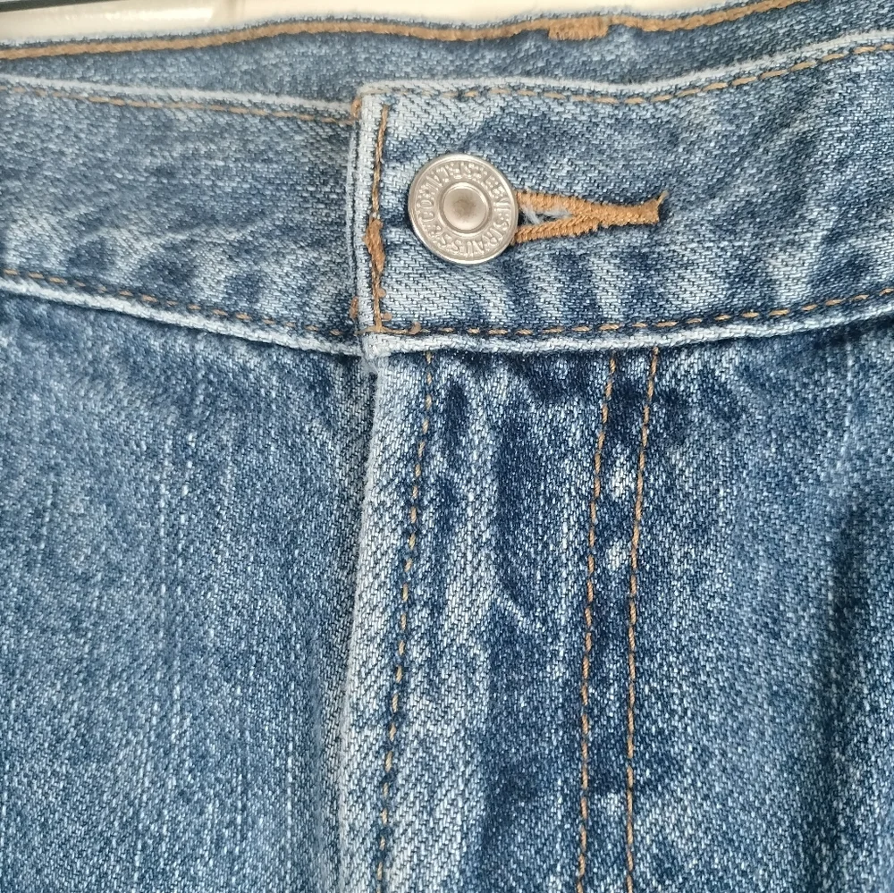 Vintage Levi's 505 Regular Fit Denim Shorts Jorts Medium‎ Wash Men's 36 x 10